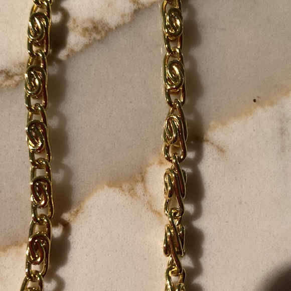 Clutch purse with shoulder strap option. - Picture 7 of 7